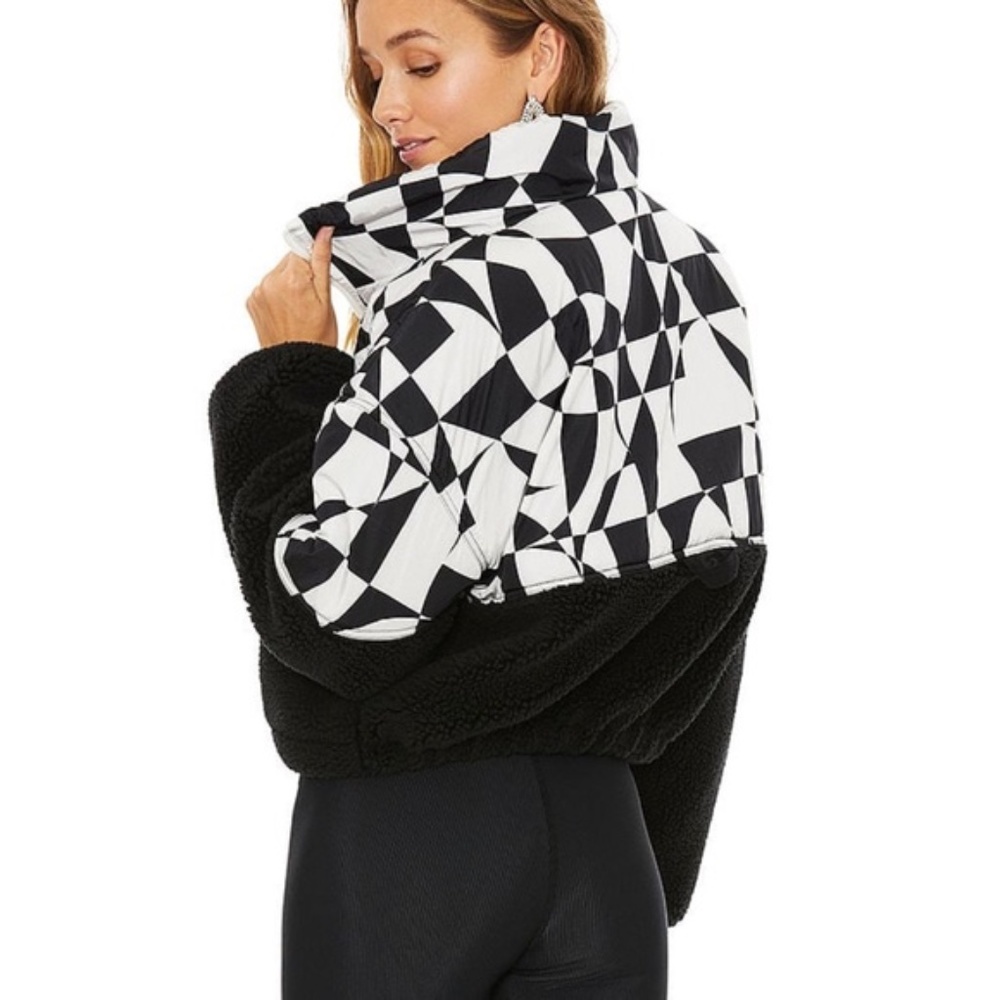 revolve BEACH RIOT Lily Jacket 70s Geo size Large NWT - Picture 3 of 7